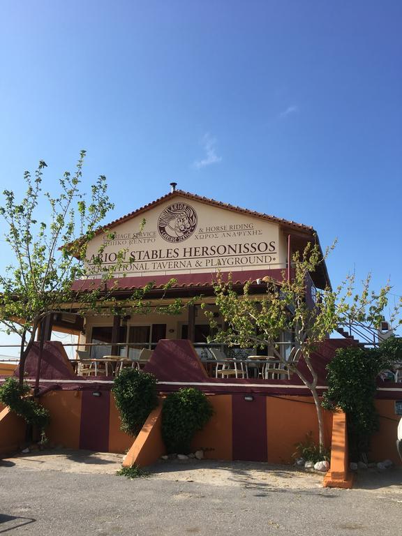 הרסוניסוס Arion Stables & Apartments מראה חיצוני תמונה
