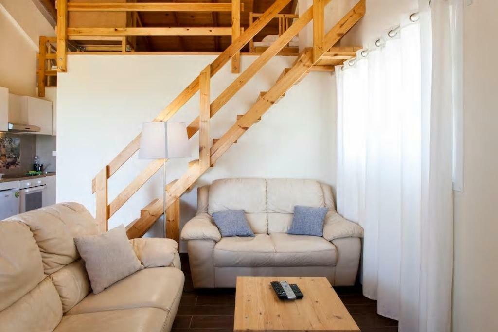 הרסוניסוס Arion Stables & Apartments מראה חיצוני תמונה